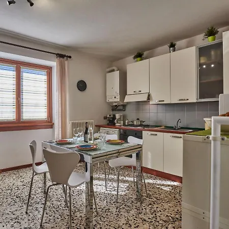 Apartment Al Lago-2 By Interhome